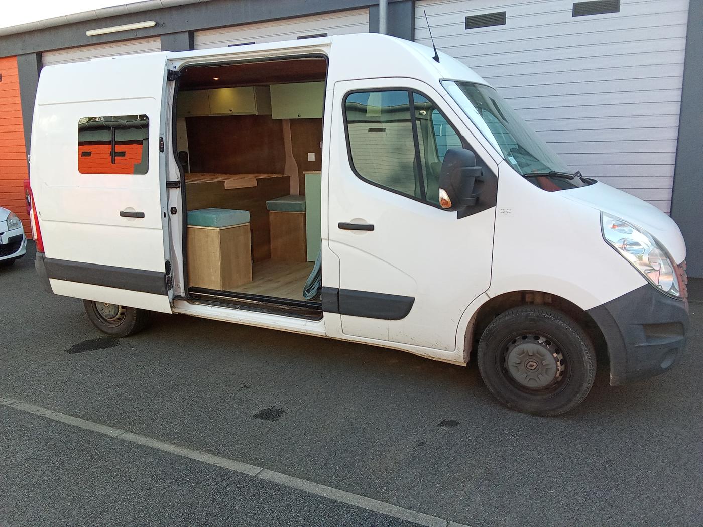 Fiat Ducato L2H2 en cours d'aménagement